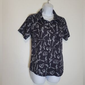 Melodie lovers size xs skull heart "suck it" button shirt
